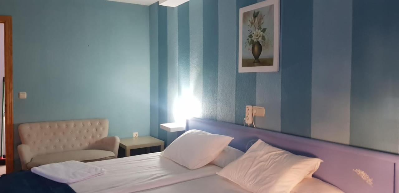 Hotel Los Arenales De Херте Екстериор снимка