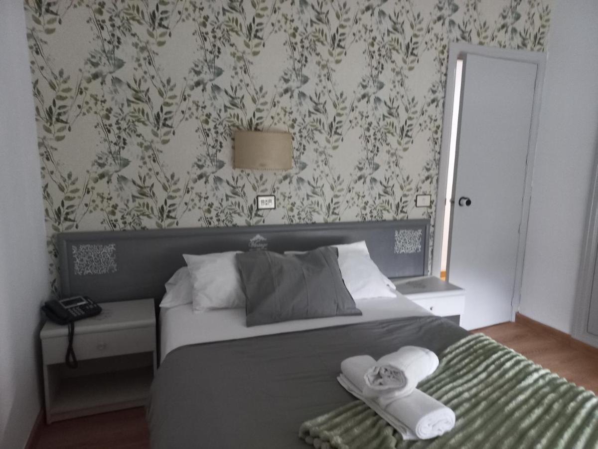 Hotel Los Arenales De Херте Екстериор снимка